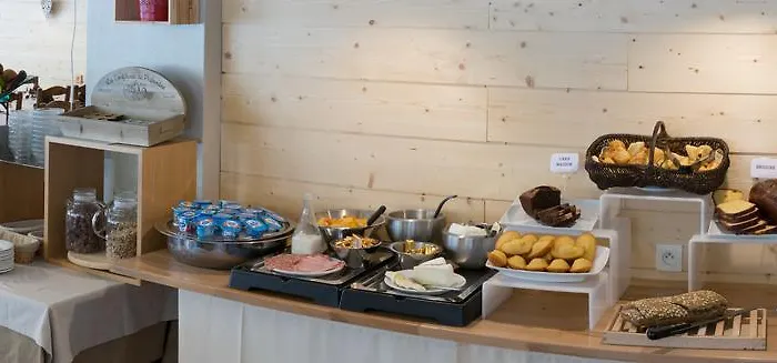 Le Relais Du Galibier Hotel 2*